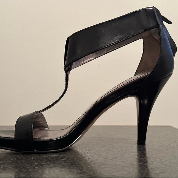 NINE WEST heeled Sandals. Like new. - Picture 3 of 5